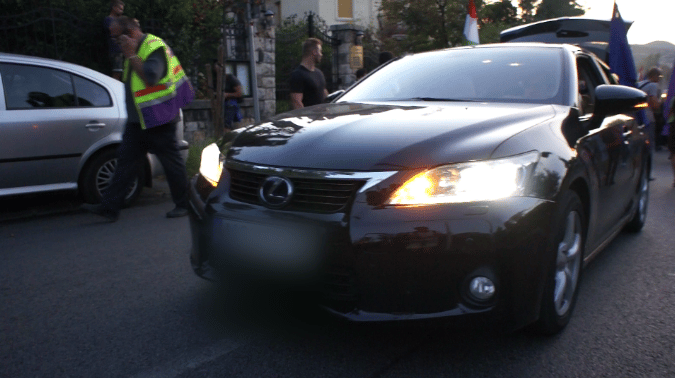 Lexus vezette fel a Momentum tüntetőit – videó