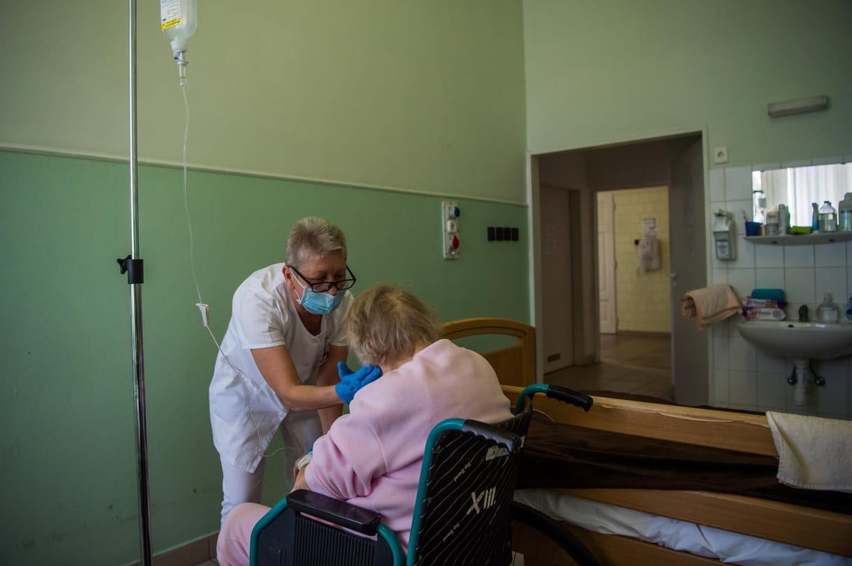 Továbbra is önkénteseket keres az Országos Kórházi Főigazgatóság