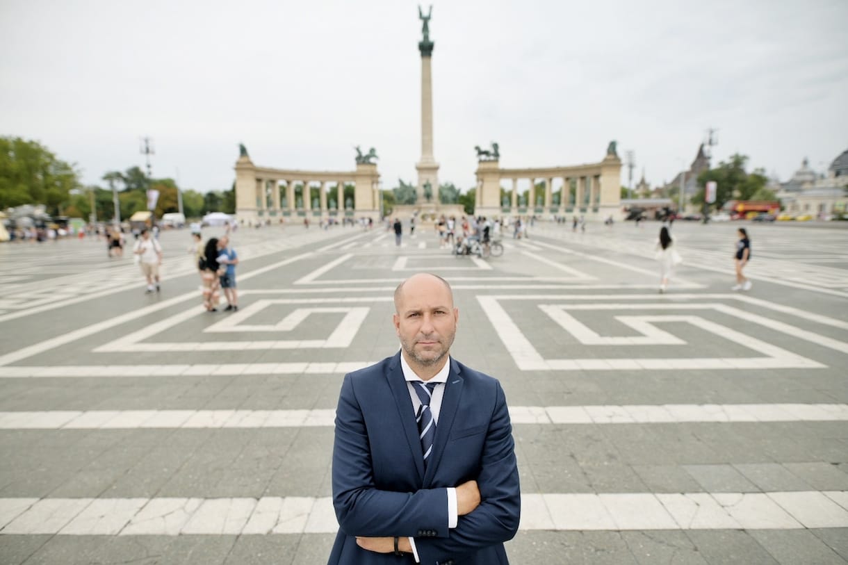 Kiürítették a Völner–Schadl-ügy tárgyalótermét, mert bejutott Szabó Bálint