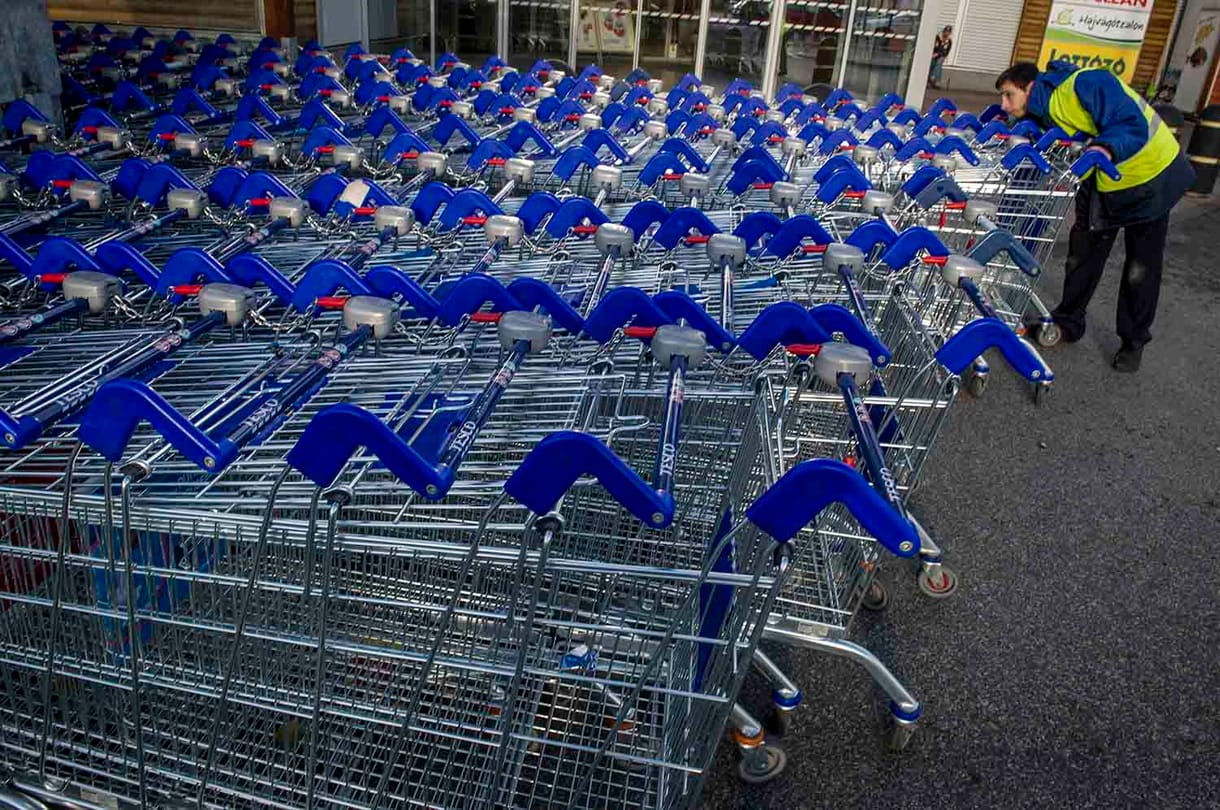 A multik nélkül egyeztet a kormány a multik sarcolásáról