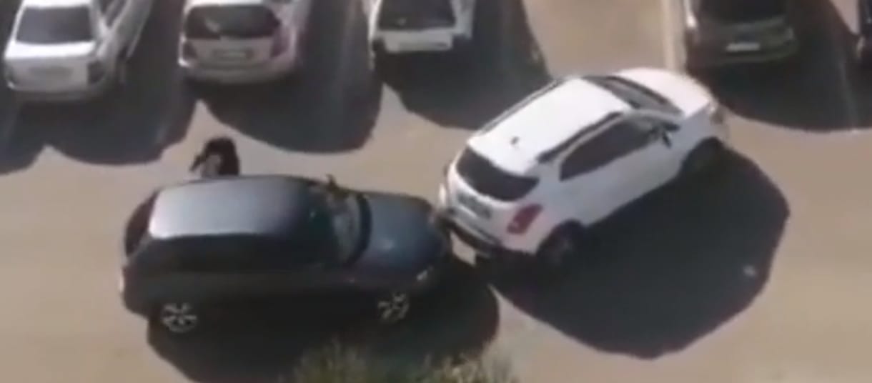 Hihetetlen, hogy így is el lehet lopni egy autót – videó