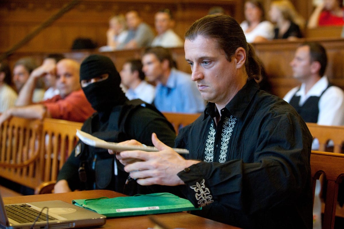 Budaházy minden nap két órára elhagyhatja otthonát