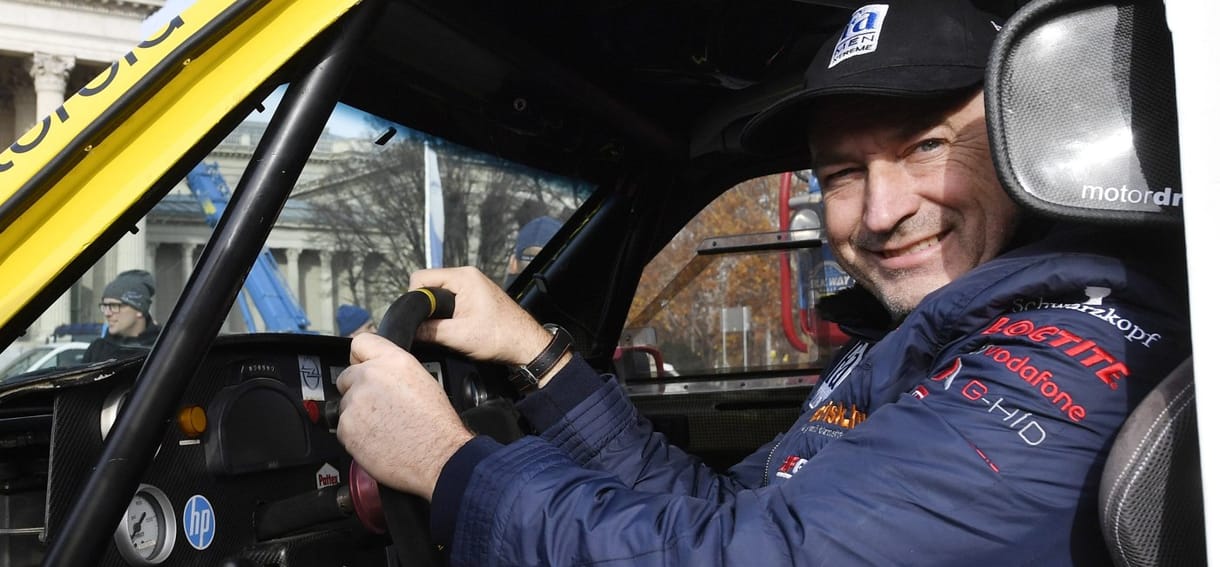 A dakaros Szalay Balázs egy MNB-alapítvány házában nyitna éttermet