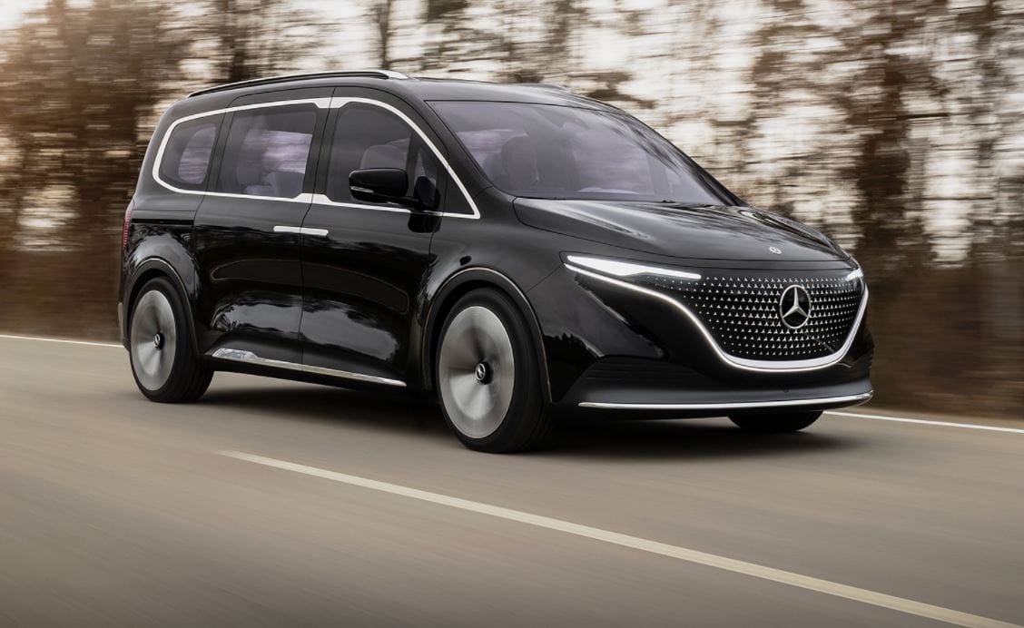 Képeken a Mercedes elektromos családi busza