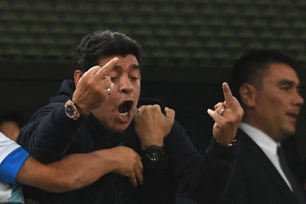 Maradona féltheti a jegyét – ugyanis bocsánatot kért