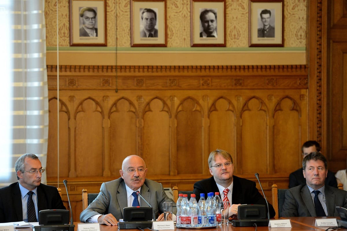 Martonyi: abszurd, hogy pénzért adtuk volna át a baltás gyilkost