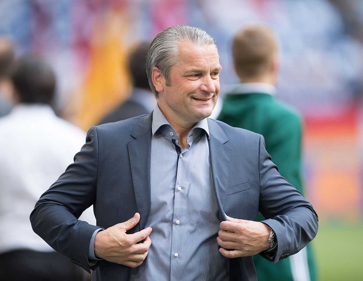 Még ki sem rúgták Storckot, de már keresik az új focikapitányt