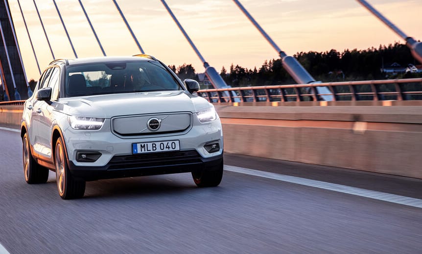 Olcsóbb új alapmodell érkezett a Volvo első igazi villanyautójából