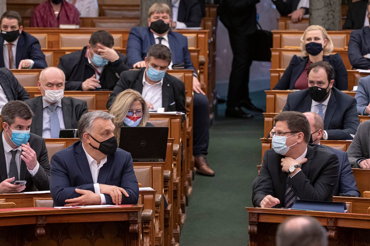 Közel 12 ezren dolgozhatnak a minisztériumoknál jövőre
