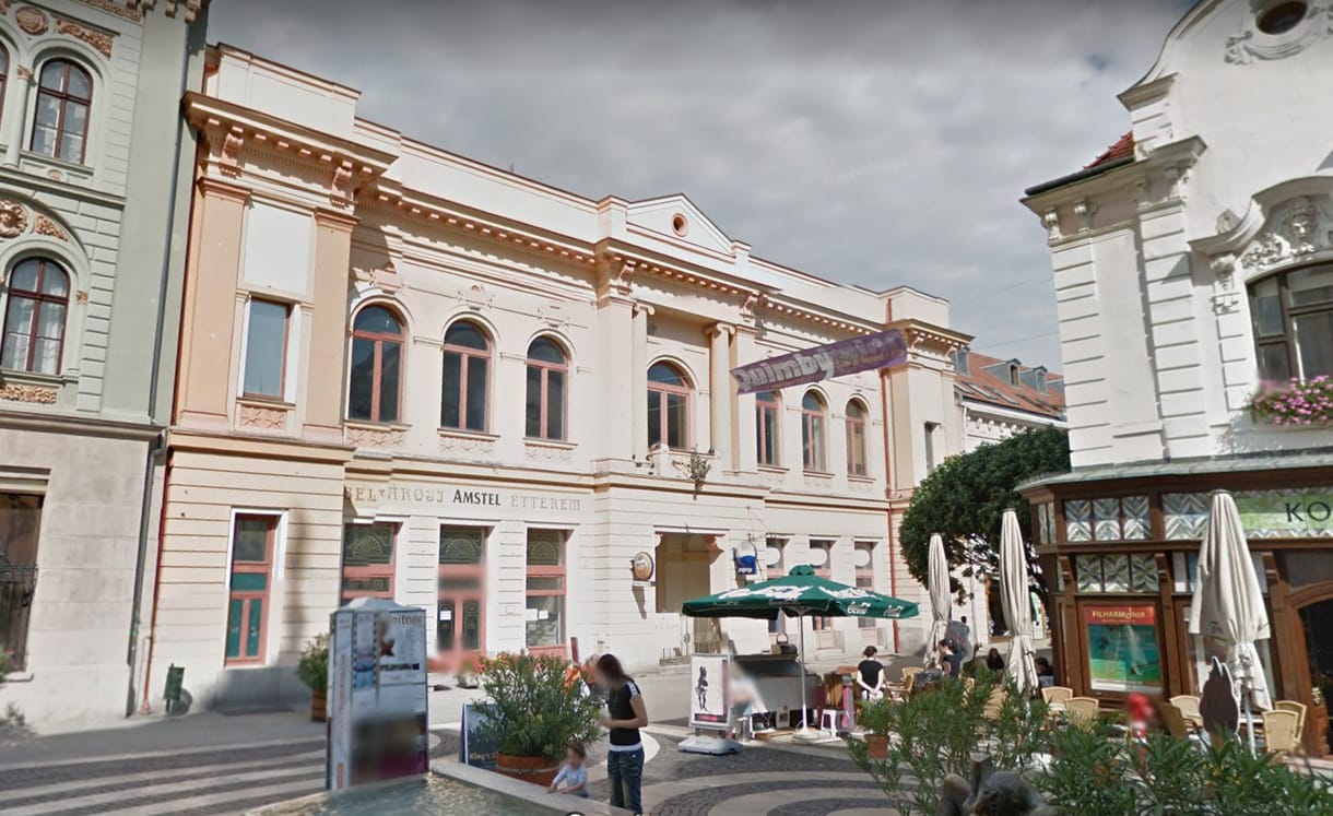 Patinás épületet ad el az állam a csőd szélén álló városban