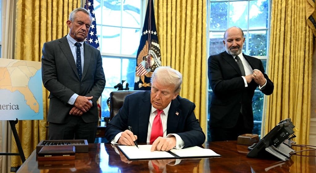 Trump 5 millió dolláros aranykártyával orosz oligarchákat is beengedne Amerikába