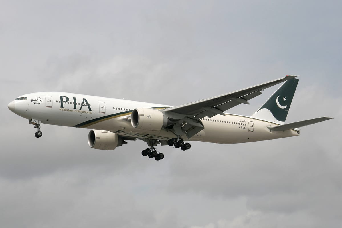 Diplomahamisító és piás pilóták a PIA-nál, bajban a szebb napokat látott légitársaság