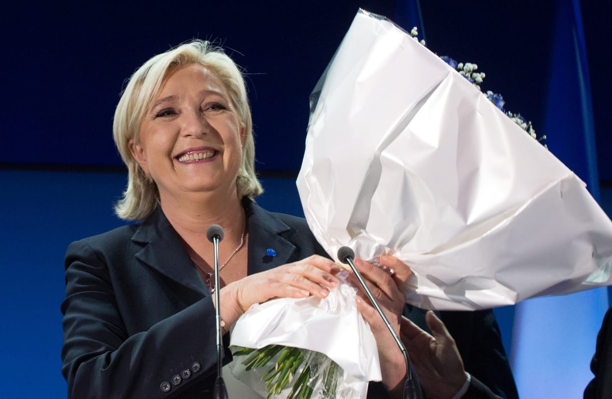 Le Monde: Putyin pénzeli Marine Le Pen kampányát