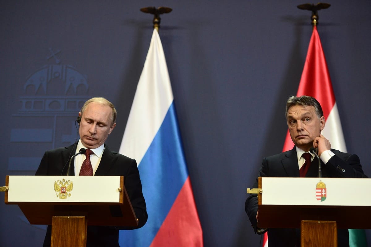 Orbán és Putyin mimikájáról és gesztusairól ír a Die Welt