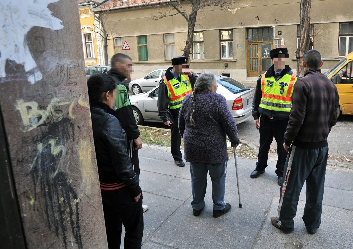 Engem átlagban kéthetente igazoltatnak