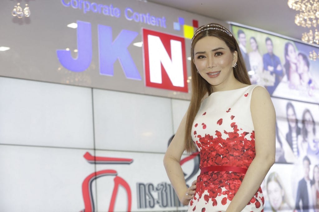 Transznemű médiamágnás lett a tulajdonosa a Miss Universe szépségversenyeknek