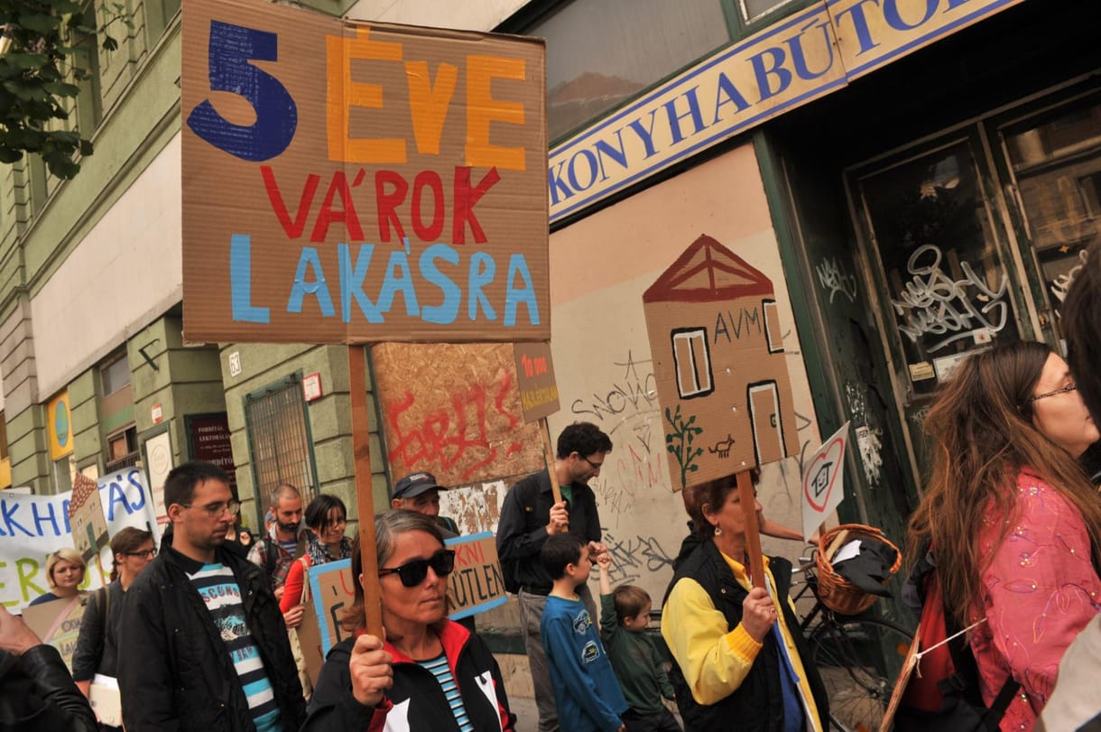 Fotók: tüntet a belvárosban a Város Mindenkié Csoport