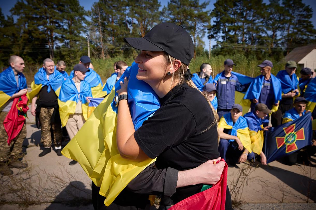 Terroristákat idéző módon ölik az oroszok az ukrán hadifoglyokat