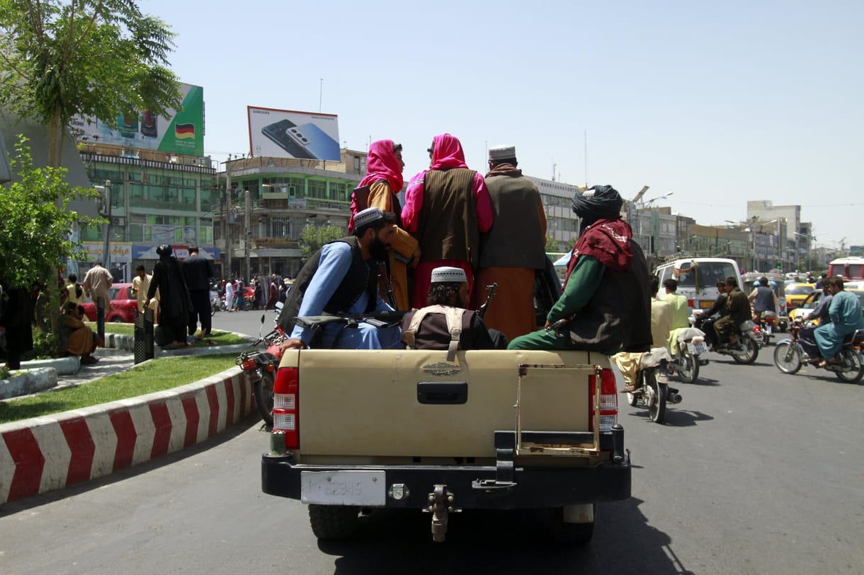 Mazar-e-Sarif a tálibok kezén, Kabul is hamarosan eleshet