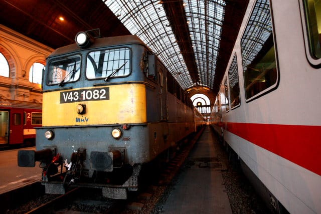 Évente 20-30 alkalommal kerülnek halálos veszélybe a MÁV utasai