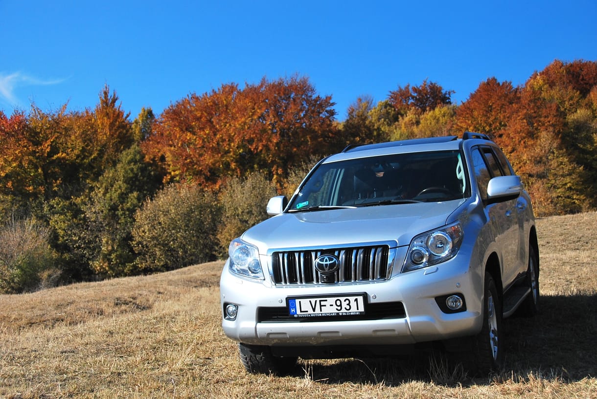 Toyota Land Cruiser teszt: jó kocsid van, hallod-e?