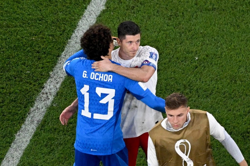 A vb legunalmasabb meccsét játszotta Mexikó és Lengyelország, de Ochoa még mindig a legnagyobb király