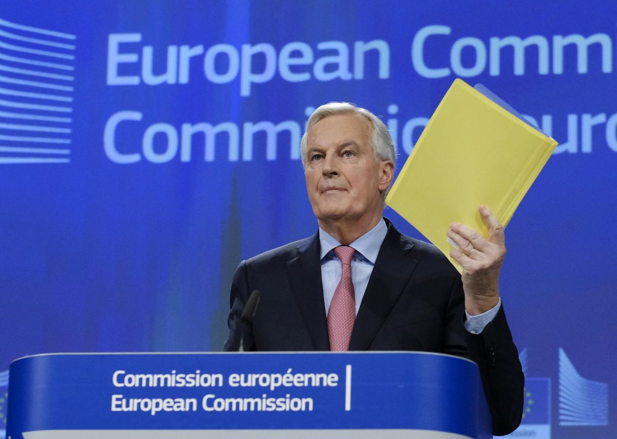 Brexit: elfogadták a kiválási egyezmény első jogi tervezetét