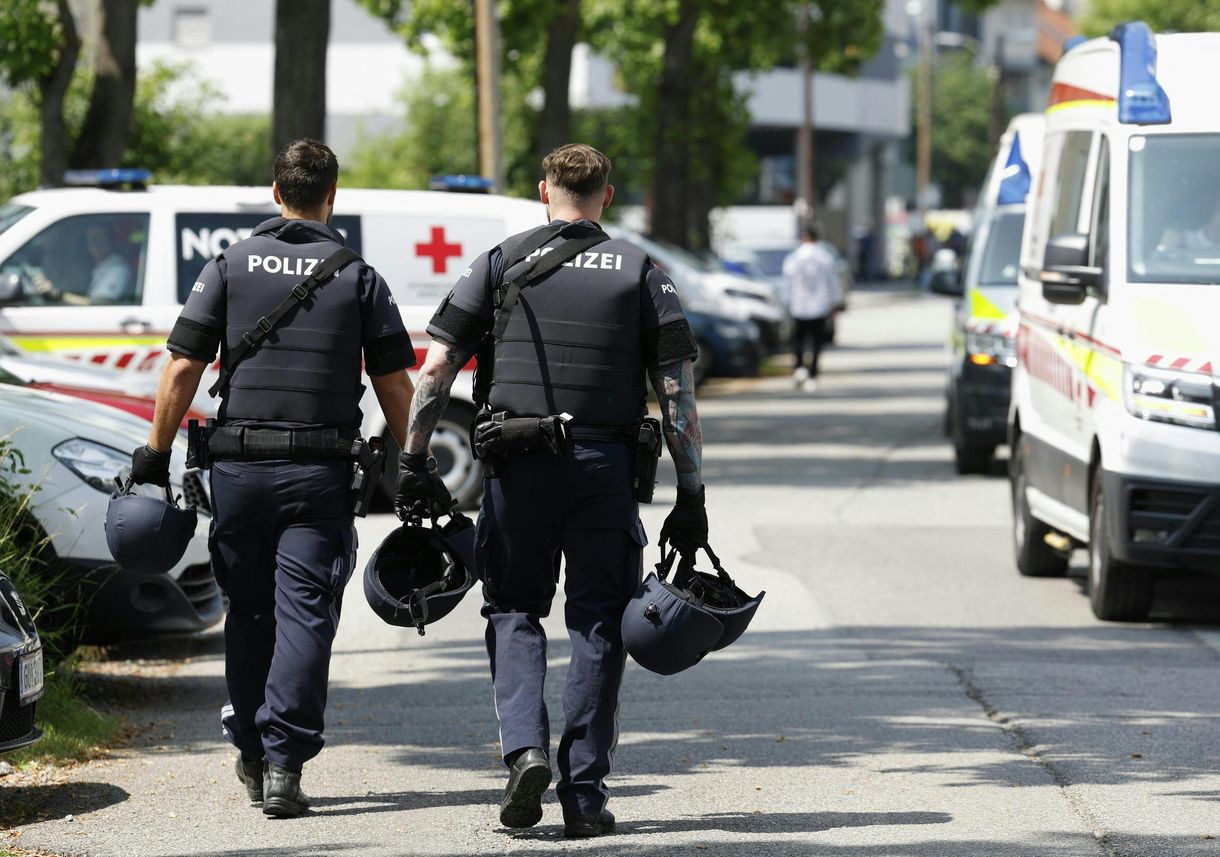 Csőbombát és búcsúleveleket is találtak a grazi ámokfutó otthonában