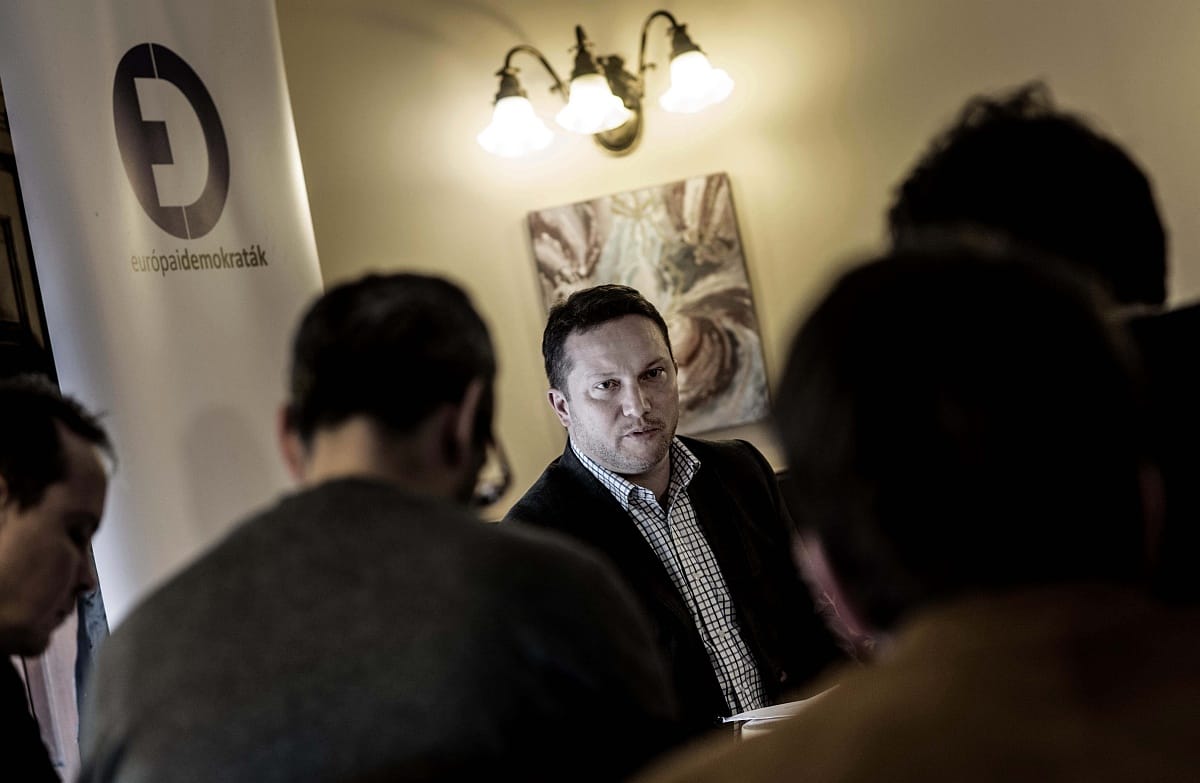 A volt Szeviép-vezér szerint a cég fizette Ujhelyi házának felújítását
