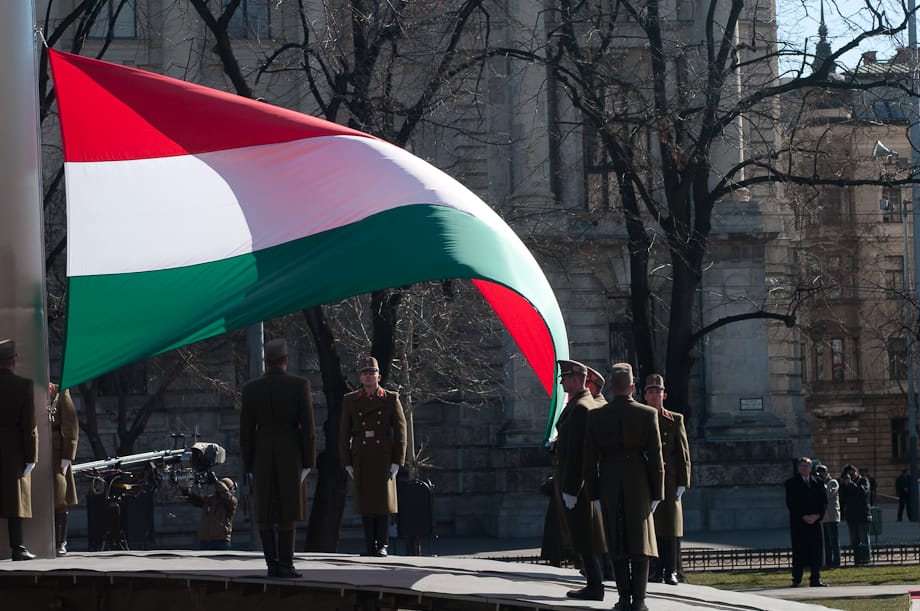 Felvonták a nemzeti lobogót