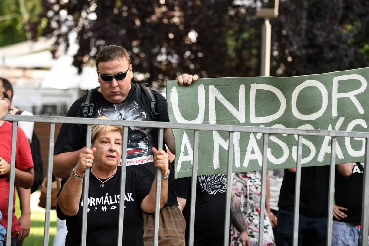 Elővágás, terelés, csoporterősítés: ezért járathatja csúcsra a Fidesz a homofóbiát 