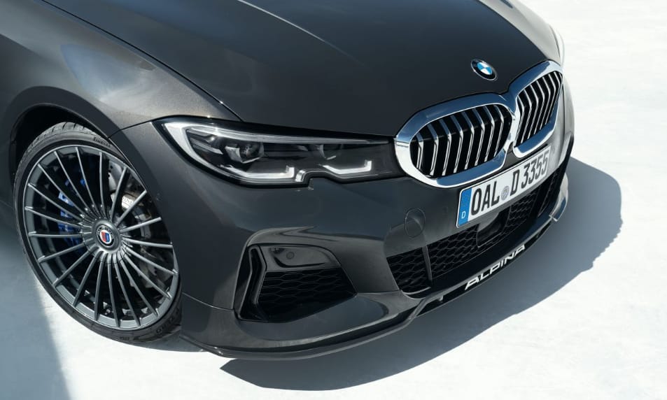 355 lóerős lágyhibrid dízelmotort kapott a családi kombi 3-as BMW