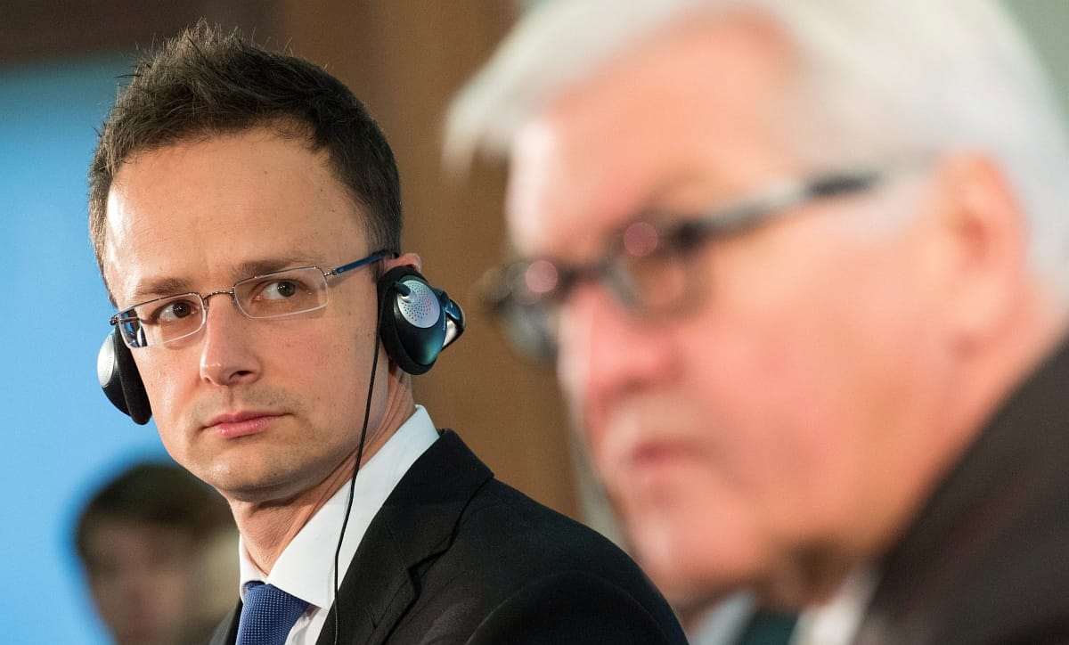 WSJ: Szijjártó olajágat nyújt az amerikaiaknak