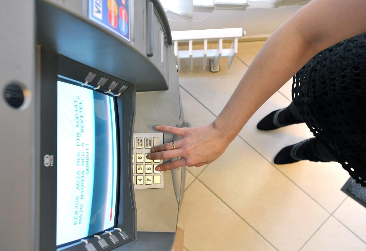 Így lehet megtörni legrosszabb pénzügyi szokásainkat