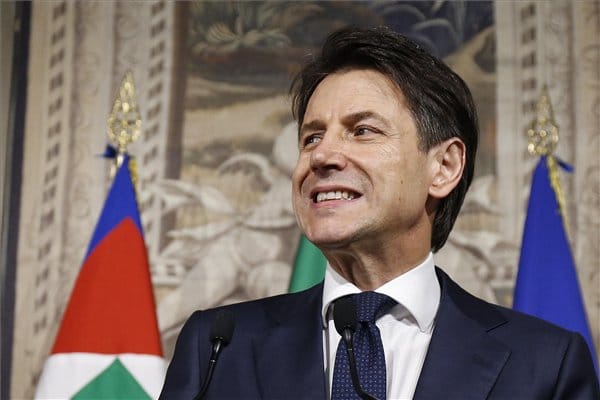 A brüsszeli figyelmeztetés után Olaszország a hitelminősítőknél is elindult a lejtőn