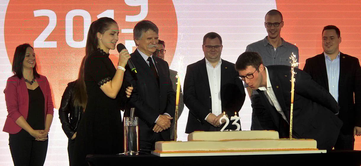 Havi 800 ezerért keres a Fidelitas munkaerőt titokzatos állásokra