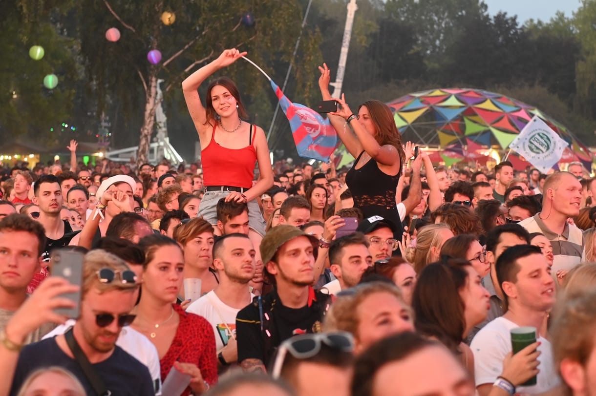 Ezt hallgatnánk, ha ma kint lennénk a Szigeten – első nap