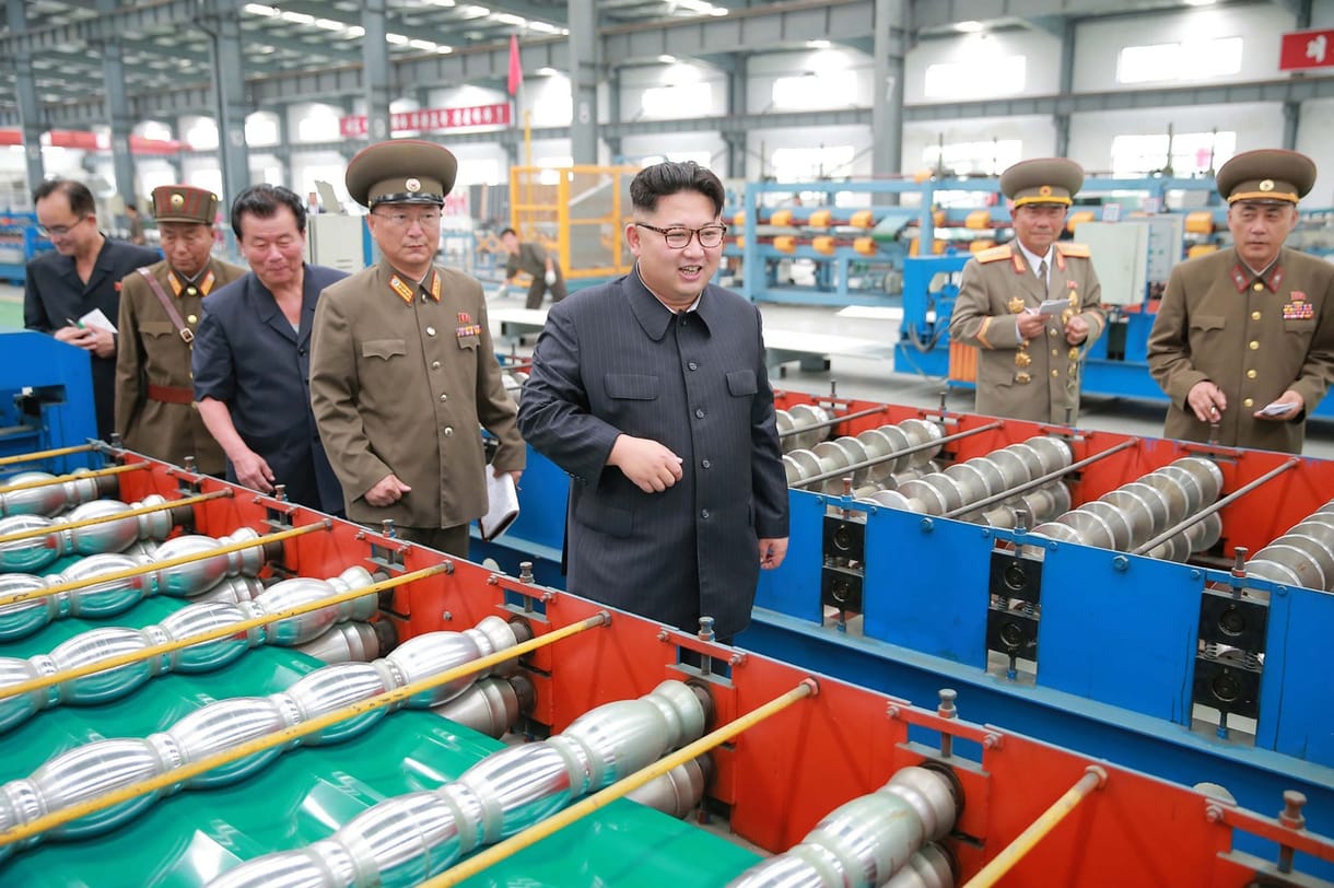Na, ki segít Kim Dzsong Unnak a szankciós bújócskában?