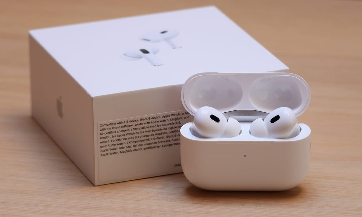 Az Apple nem akarja, de egy barkácsoló megépítette az AirPods Pro tokjának otthon javítható változatát – videó