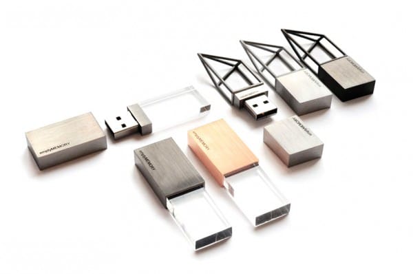 Akarjuk: design USB adattárolók