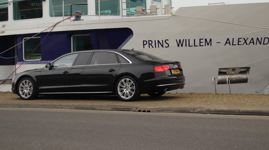 Királyi limuzinnak készült ez a hosszított Audi A8, amely most eladó