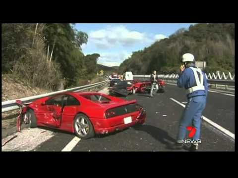 Videó: nyolc Ferrari, három Mercedes és egy Lamborghini karambolozott