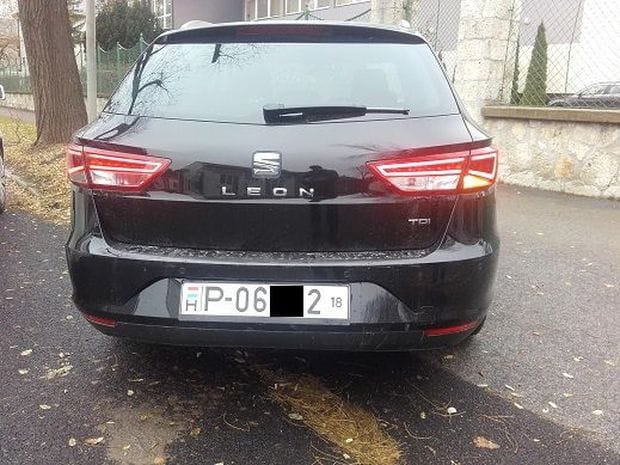 Ha már hamis rendszámot gyártott ez szabolcsi autós, legalább a betűméret stimmelhetne