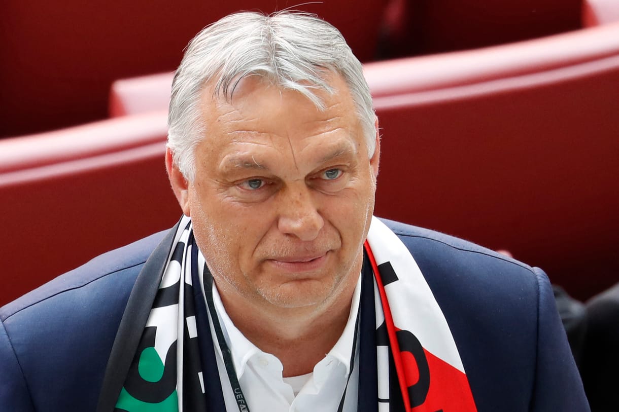 Brüsszel, Gyurcsány és a melegek démonizálásával őrizné hatalmát Orbán Viktor