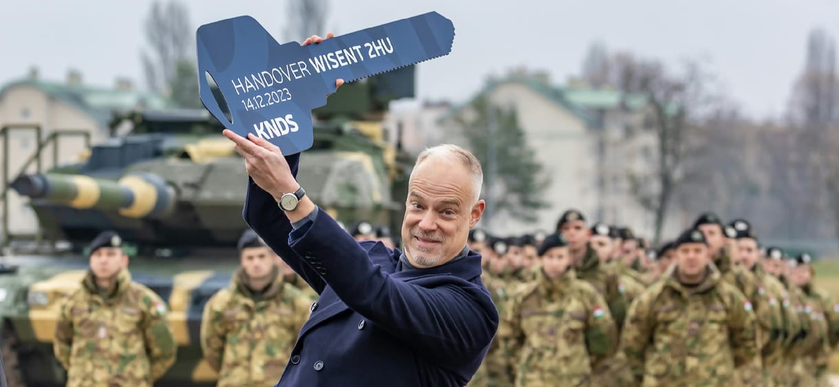 Oroszországban rekedt helikopterek, befagyasztott beszerzések: jelentős katonai titkokat loptak el a honvédségtől a hackerek