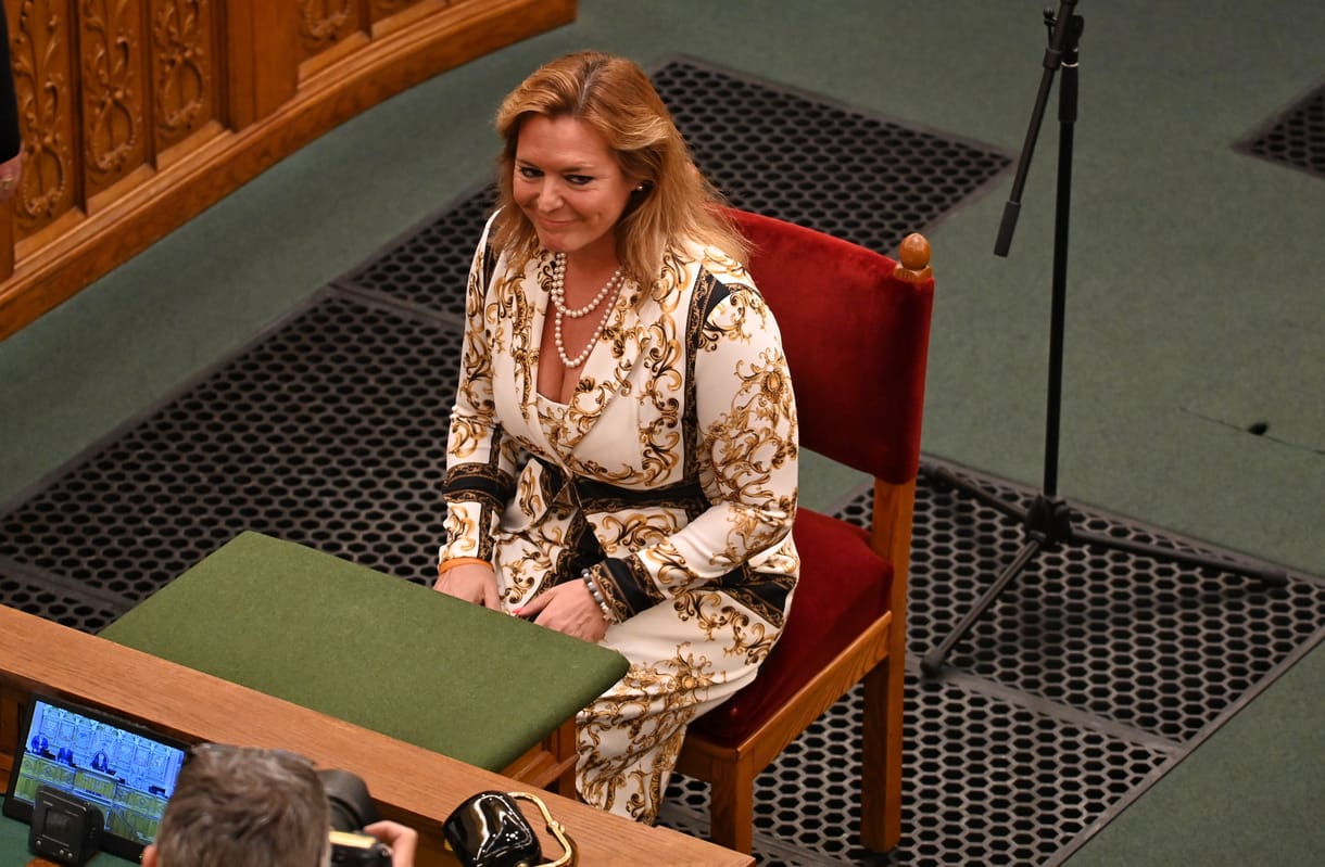 Nem bírságolták meg az iskolában laptopot osztogató fideszes képviselőjelöltet