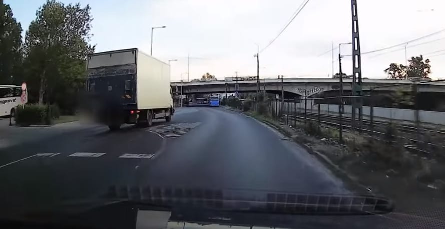 Mikor indít eljárást a rendőrség egy autós videó alapján? Itt a válaszuk