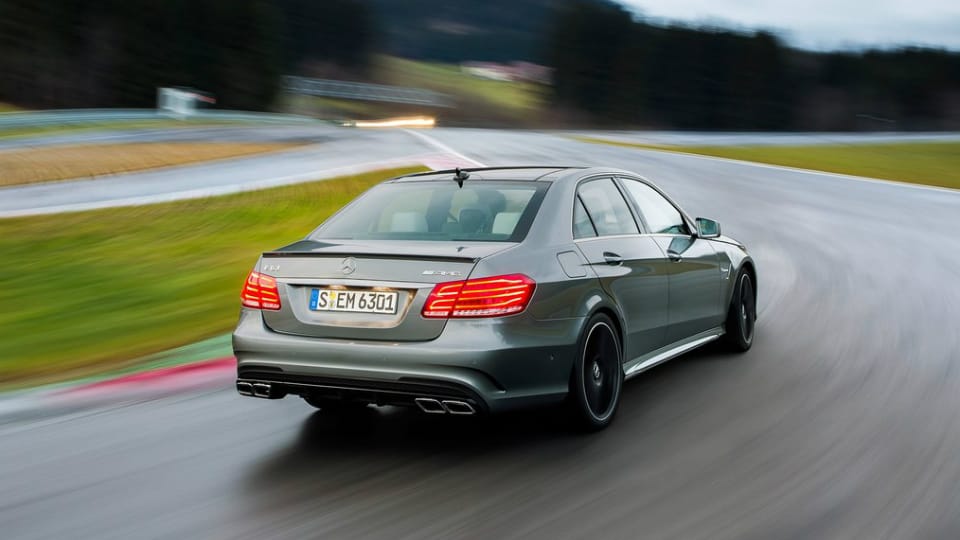 A Mercedesnek is megtetszett a drift-mód, 