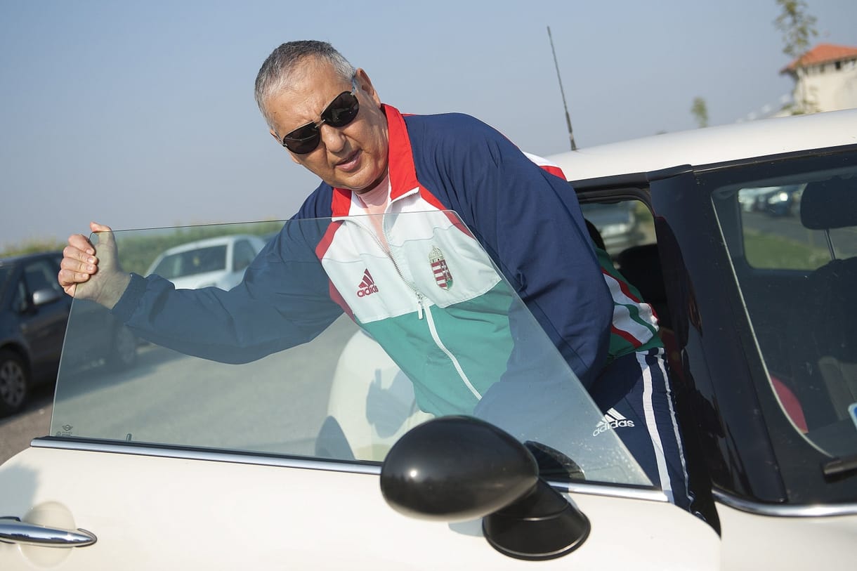 Tasnádi Péter segítene Bödőcsnek, hogy a humorista jobban tudja őt parodizálni
