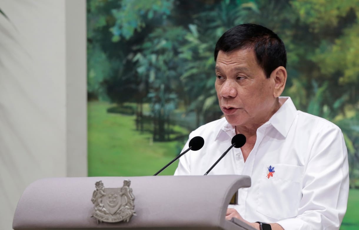 Duterte beintett a Nemzetközi Büntetőbíróságnak és fenyegetőzik